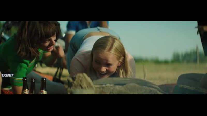 Фильм про озабоченных молодые (трахают одноклассниц по очереди, дают ебать одноклассникам, разрешила в попку)