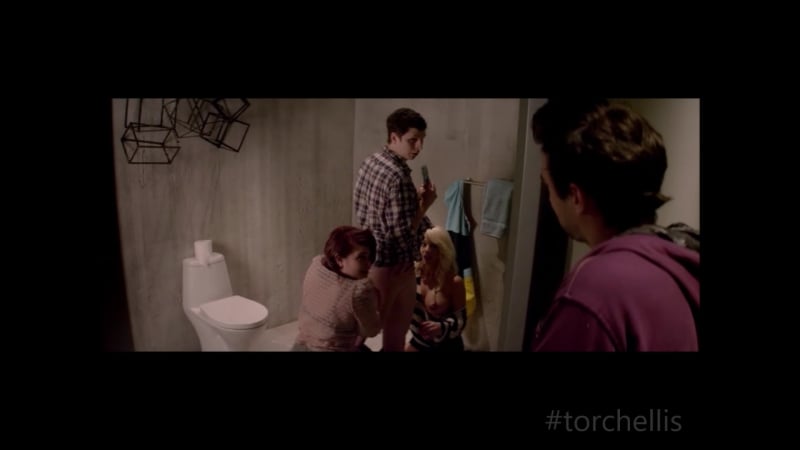 "ты поссать? заходи! кто хочет глотнуть?" майкл сера, джей барушель (апокалипсис по голливудски) torchellis