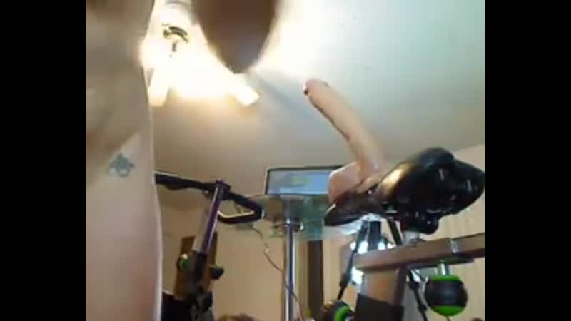 Самотык на велотренажёре порно видео