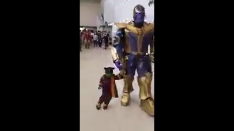 Папа с дочкой сделали косплей на таноса с гаморой