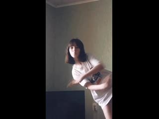Милая школьница танцует тик ток hd, молодые, молоденькие, домашнее, любительское, скрытая, лесби, periscope, перископ
