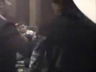 Пока остальные резиденты репетировали песню, гавр научился правильно обращаться с бутылкой