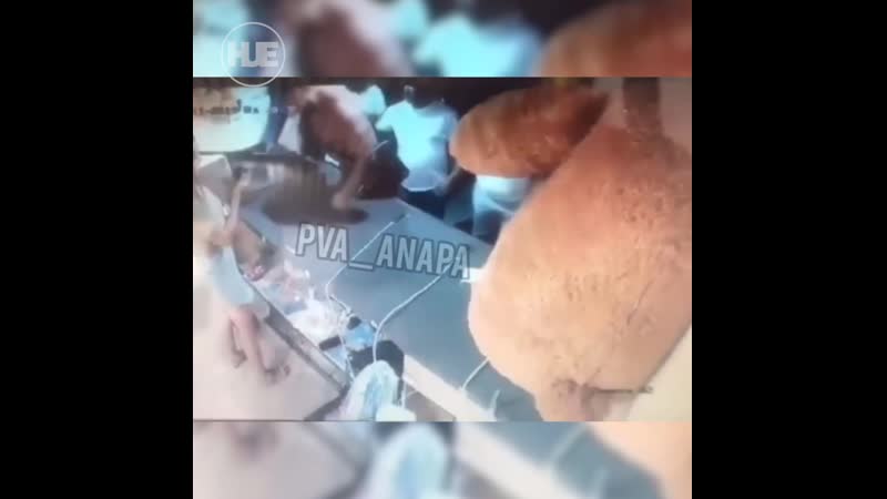 В анапе пьяный мужик швырнул в лицо винтоу администратору тира она не дала ему пострелять