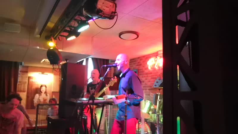 Молодые барабанщики в pinta haus