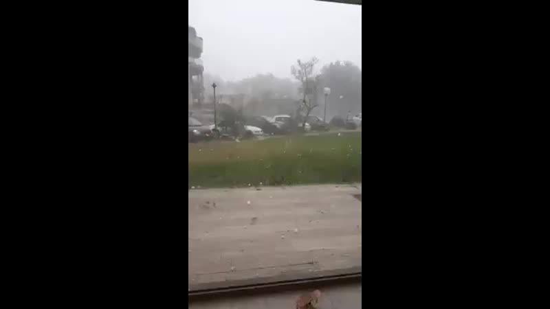 Brutal hail bombardment in cottage viaggi, pescara, s cntrl italy a bit earlier! july 10th report