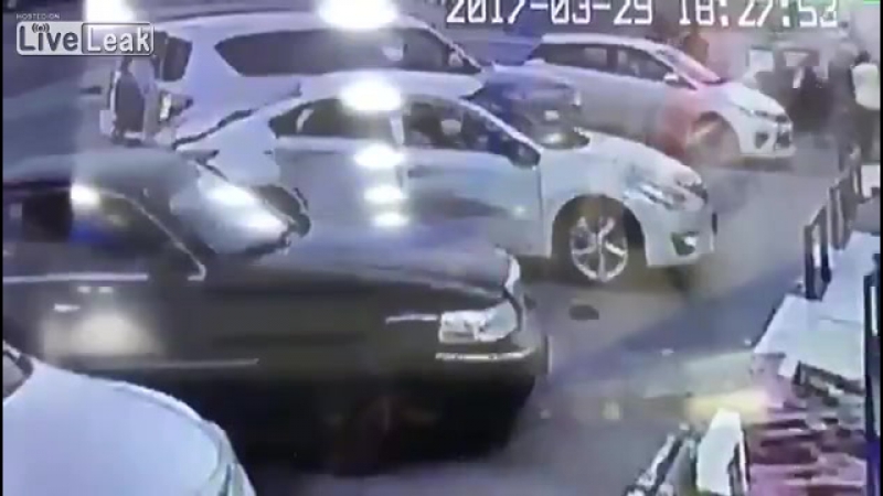 Взрыв газа в автомобиле, объединенные арабские эмираты