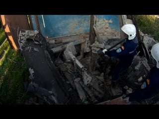 Скелет в обвалившемся гараже