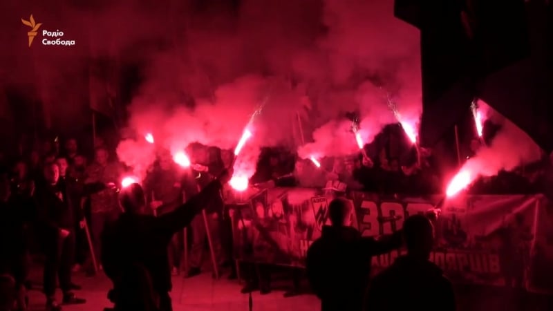 ✔ особое мнение в черкассах "азов" устроил факельное шествие (23 04 2016)