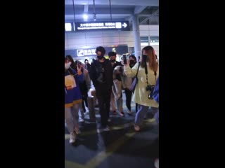 131120 oner's ling chao airport fancam @ beijing > changsha