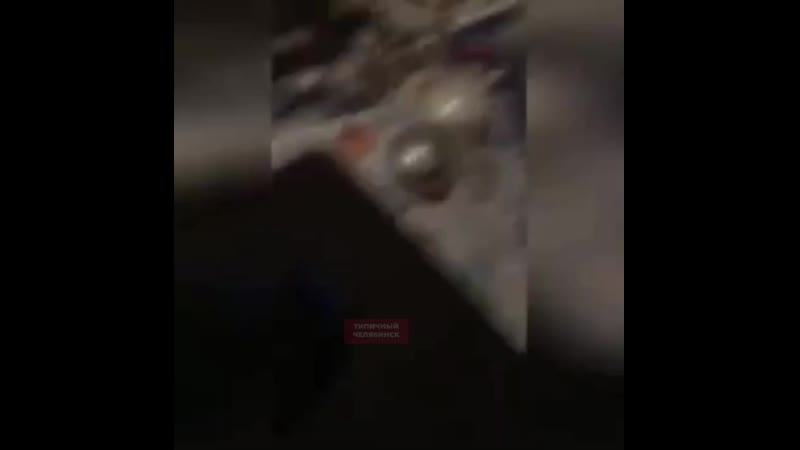 В челябинском колледже вахтерша выгоняет студентов на улицу