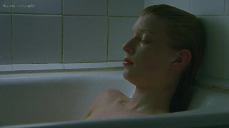 Амелия клэй (amelia clay) голая в фильме "проданная" (sold, 2009) hd 720p