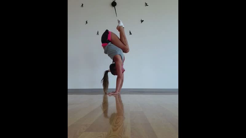 Iana suiarko hips shoulders stability training