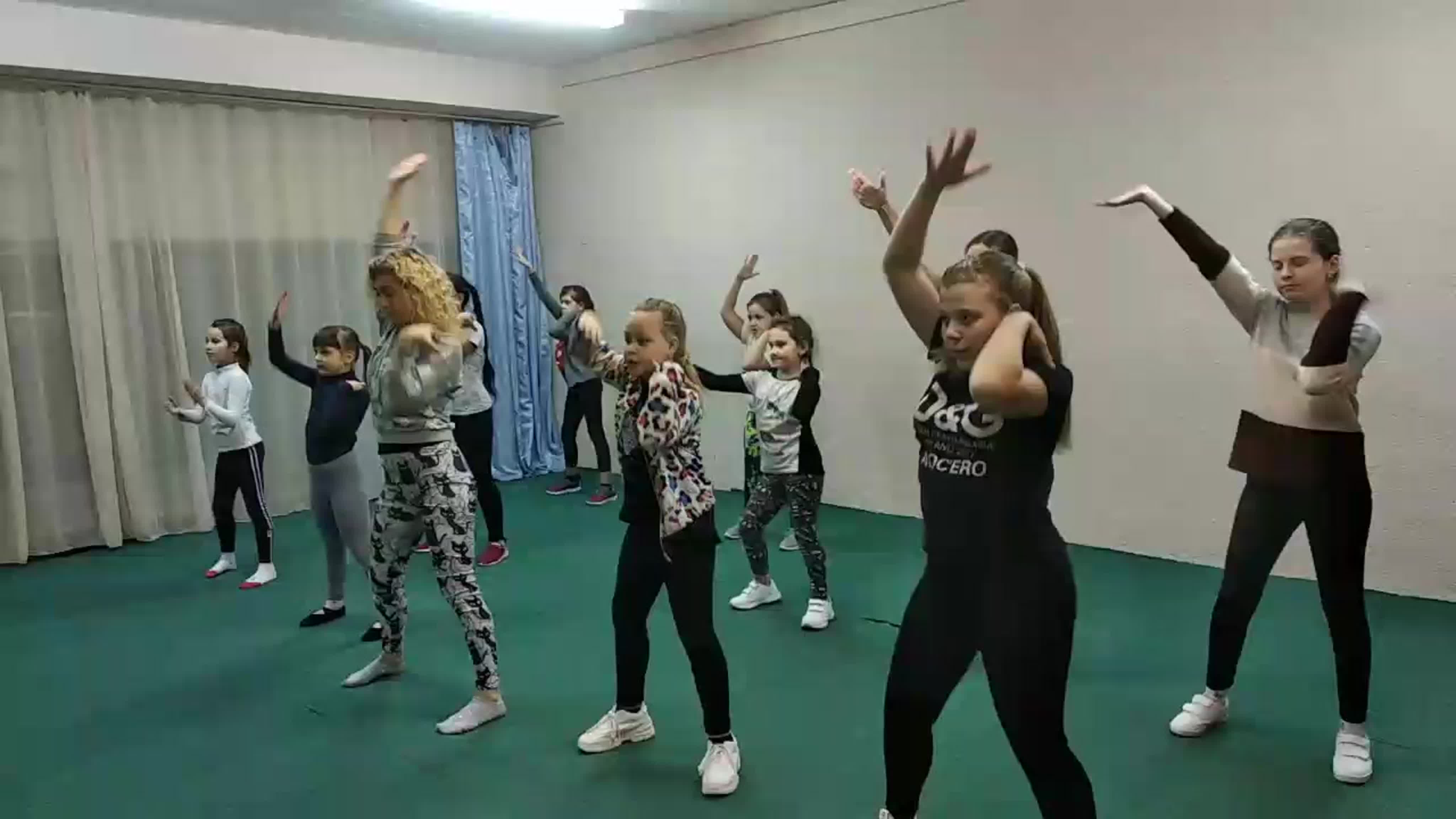 Урок в группе dance mix mp4 watch online