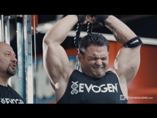 Jeremy buendia trains triceps