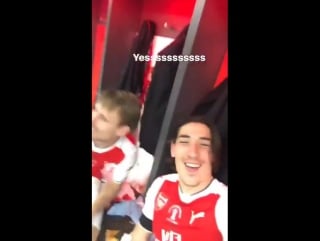 Bellerin in dressing room