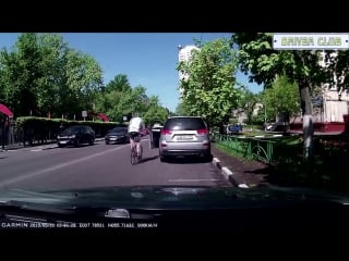 Жестко! хруст встретился с дверью!