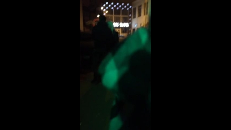 Чепуха бабища напала на парня возле лайма готова сожрать живьём