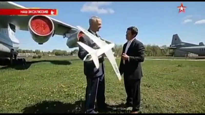 Как грузовой ил 76 на полной скорости протаранил топку бетонных плит и строительные леса