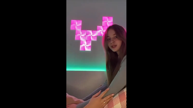 Лизнула у подруги