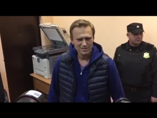 Алексей навальный впервые прокомментировал обращение золотова видео из зала суда