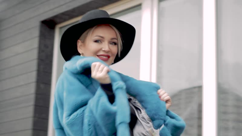 Такая красивая "автоледи" из норки в нежно голубом цвете