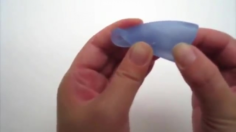 Менструальная чаша способы введения