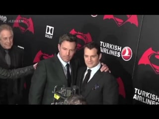 Batman v superman full premiere video henry cavill, ben affleck lehren hollywood