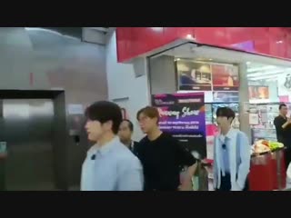 [fancambts] 181106 съёмки шоу «got7’s real thai along with the gods» в таиланде
