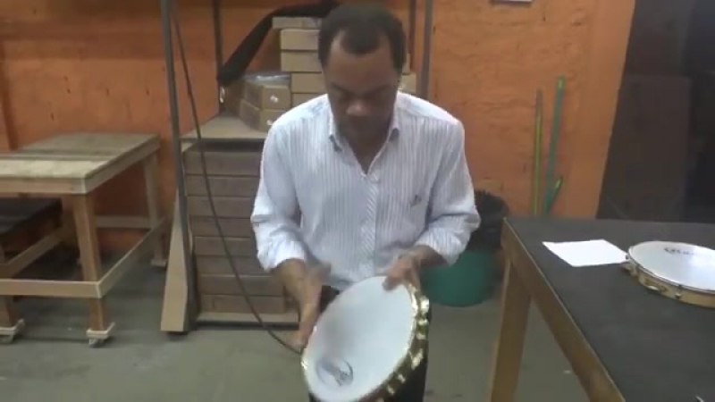 Вот как надо давать в бубен!