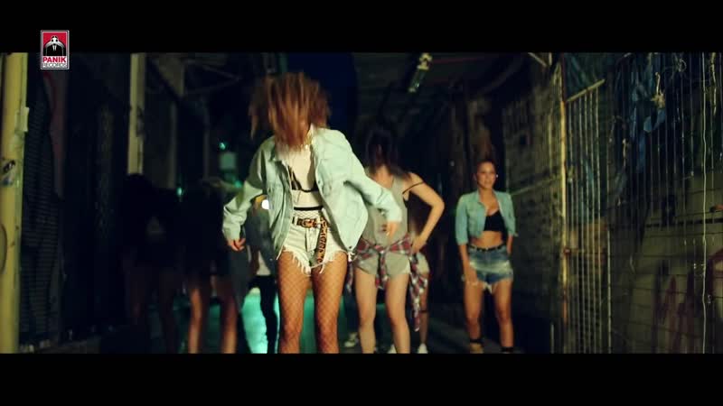 Eleni foureira sto theo me pae