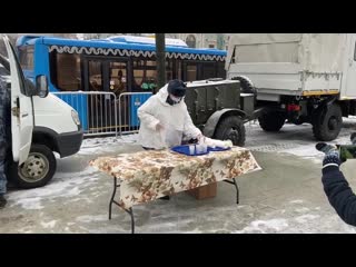 Москва полевую кухню развернули росгвардейцы на трубной