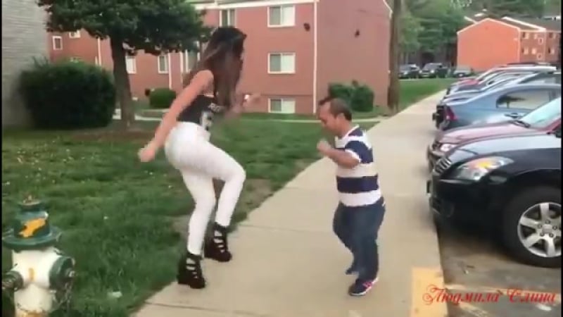 Не женюсь ой,мама я женюсь))