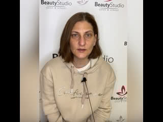 Настя очень боялась делать брови в первый раз😉