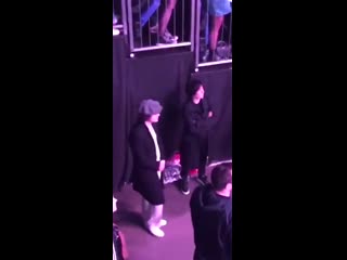 Harry dancing at along at the childish gambino concert last night