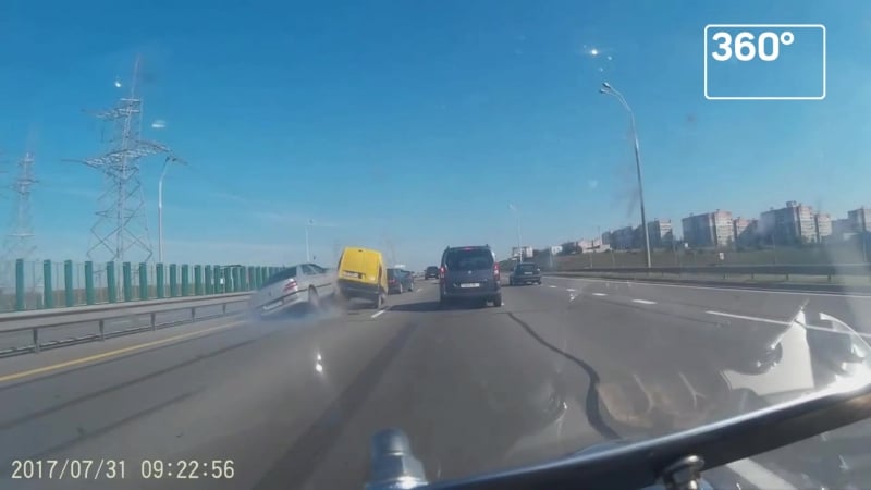 В минске из за неожиданной останои водителя произошла массовая авария