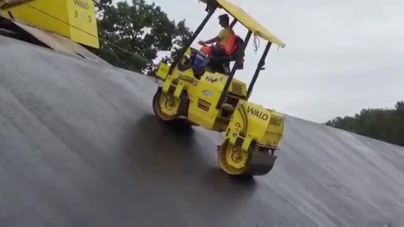 Немецкое асфальтирование водоканала