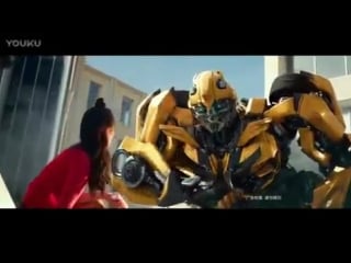 Transformers the last knight | bumblebee vs barricade (clip)