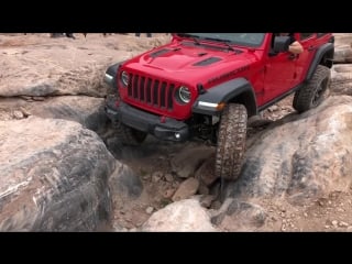 We take our 2018 jlu rubicon back to moab finally smash a door