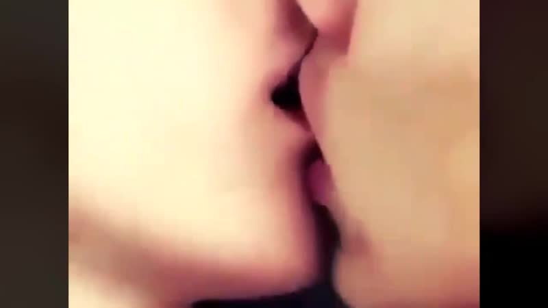 Лижем, целуем, кусаем