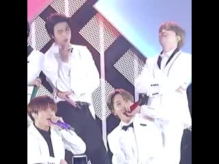 Yoongi proceeded to cross his arms instead because he missed seokjin's shoulder??? that was smooth👀👀