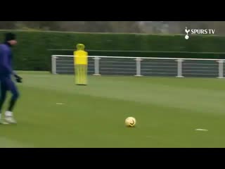 Sissoko scoring a screamer in training mp4