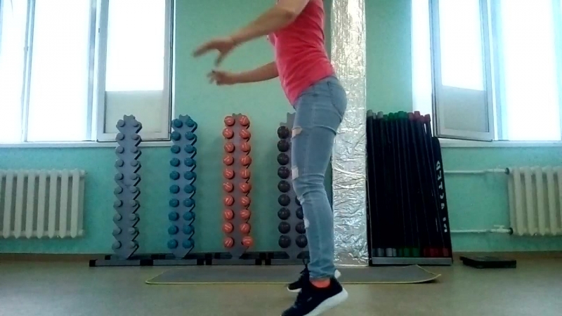 Присед, скрестив ноги