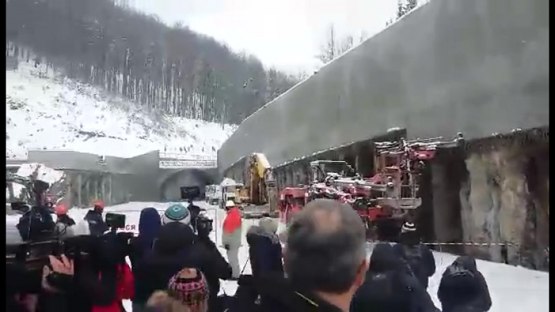 Нещодавно пролунав вибух, який з’єднав львівську і закарпатську частини гірського хребта карпат