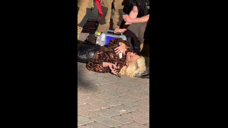 Nobody @katyperry on her porn bed tweeting about shoesday tuesday