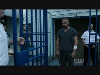 Arrow 7x01 oliver attacks prison inmates scene