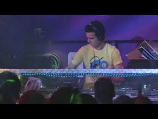 Aquagen – girl (uhh uhh yeah yeah) (live, 2004)