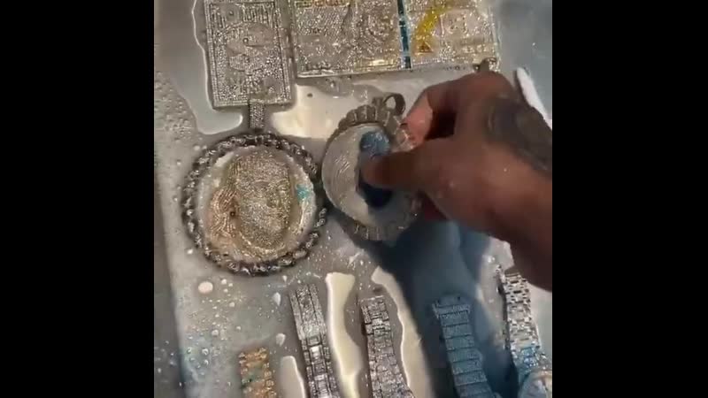 Blueface чистит ювелирку