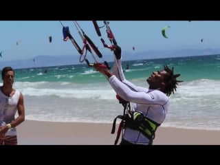 Porn kitesurfing tarifa !!! 1 man 2 bars 2 kites