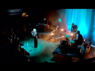 Aurora – little boy in the grass (live @ tivoli vredenburg)