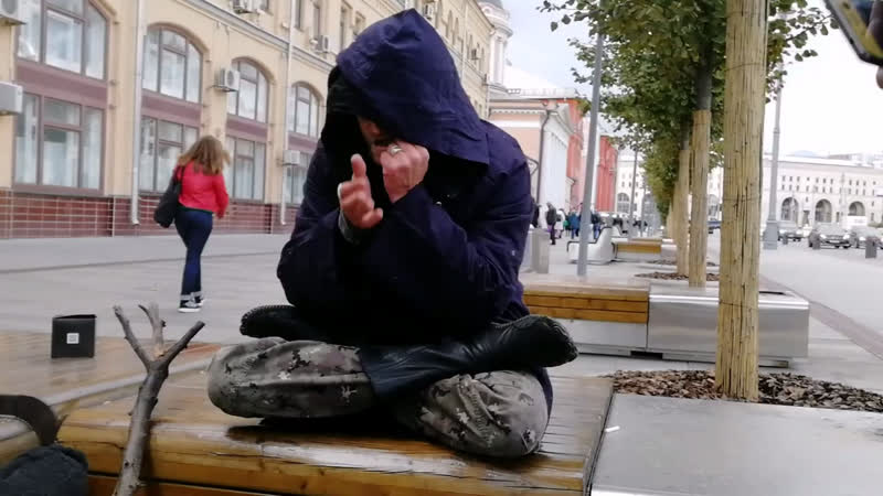 У здания администрация президента появился новый шаман!